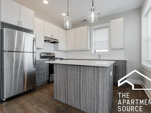 5th image of 2626 N Rockwell St APT 3