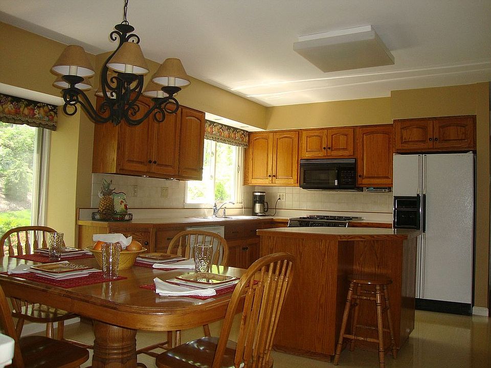 2nd image of 1144 Villaview Dr