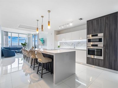 851 NE 1st Ave #3301, Miami, FL, 33132