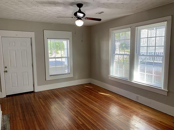4th image of 8-A Cromwell Ave