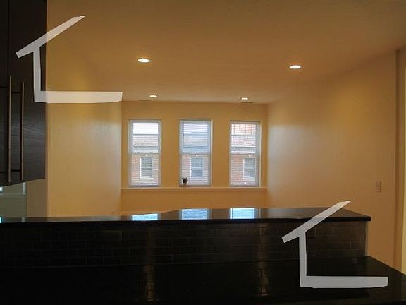 4th image of 94 Pleasant St #5TV