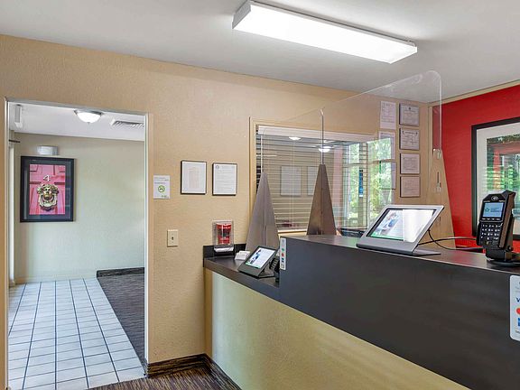 Lobby and Guest Check-in