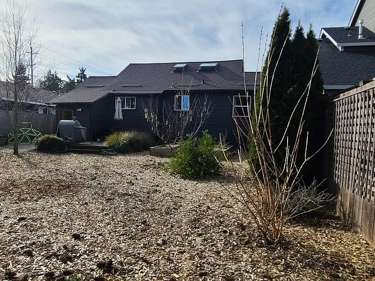 8414 N Fiske Ave — Photo 2
