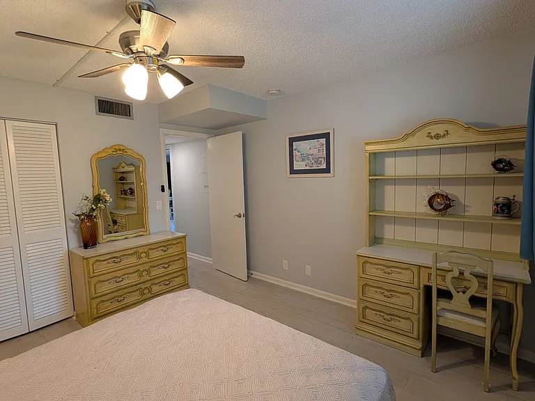 1020 Palm View Dr #C-102 — Photo 11