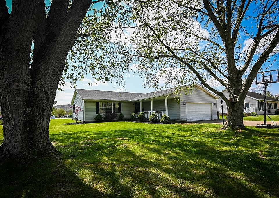 1st image of 159 Meadowlark Dr