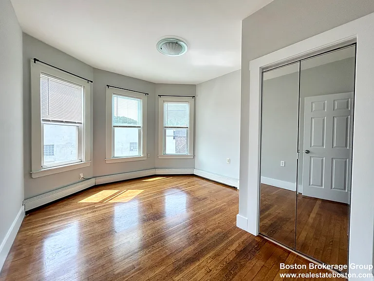 96 E Cottage St #2 — Photo 3