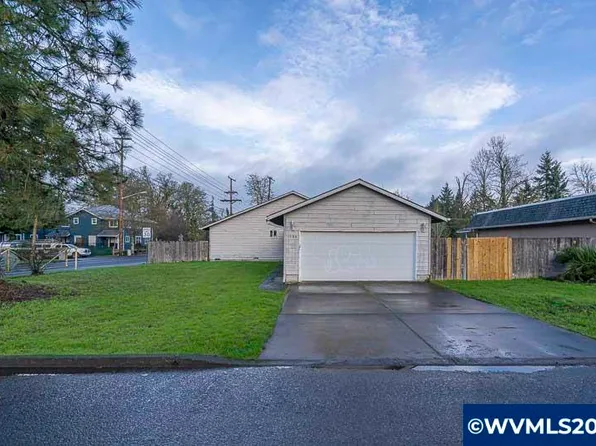 1388 Rhoda Ln, Independence, OR 97351