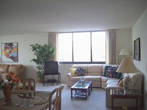 3rd image of 1591 Gulf Blvd APT 201