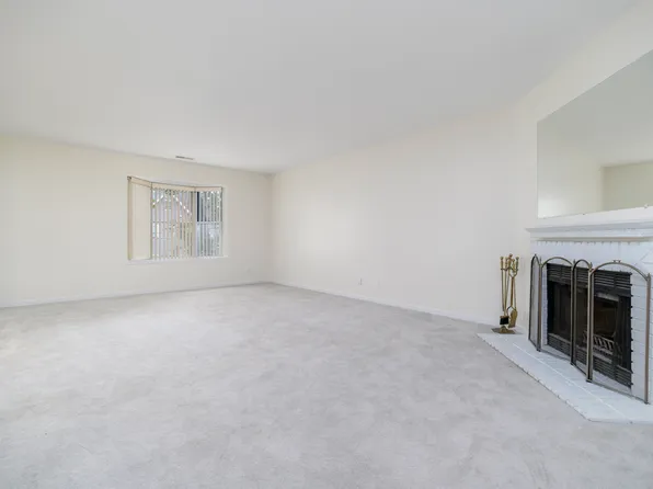 170 Forest St APT 12, Stamford, CT 06901