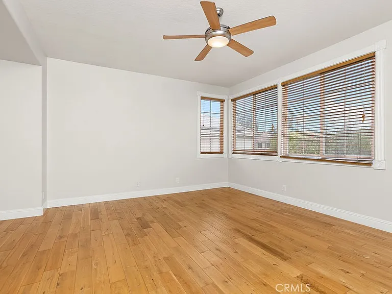 47 Silveroak — Photo 13