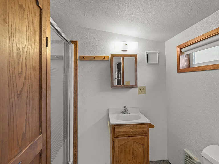 630 Bender Ln — Photo 23