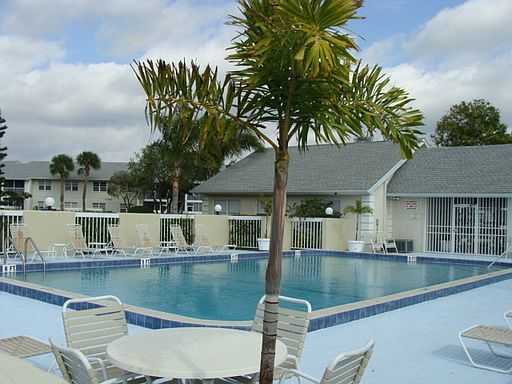2nd image of 1531 SE Royal Green Cir APT R205