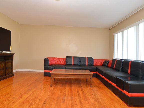 5th image of 4366 Schmittwoods Ct