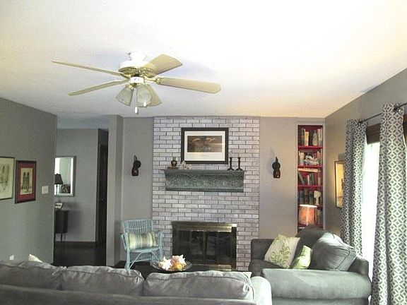 3rd image of 11 Mumford Dr