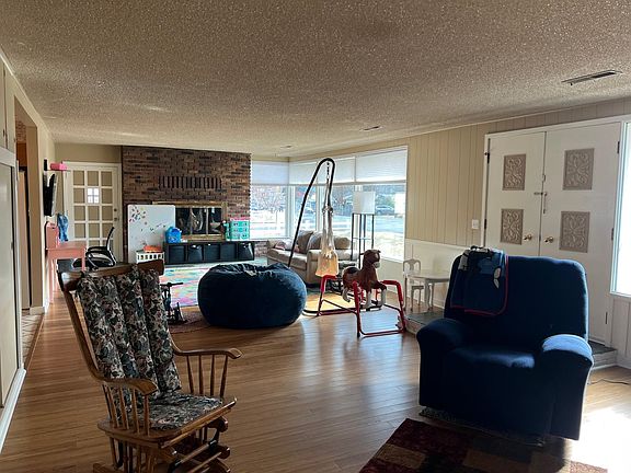 3rd image of 700 South St