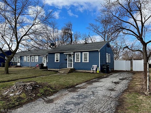 3rd image of 2221 Camp St