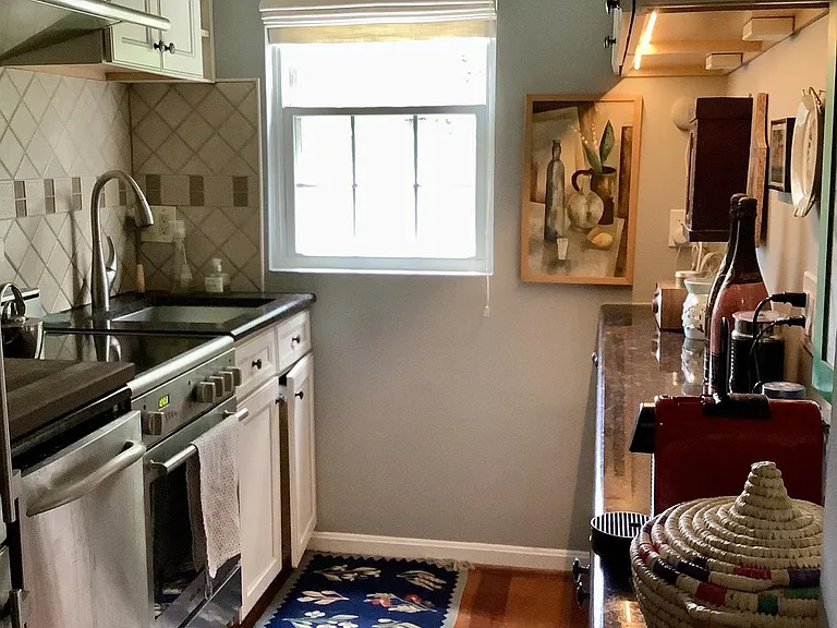 1902 N Rhodes St #68 — Photo 6