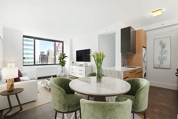 Rented by Greystar | media 15