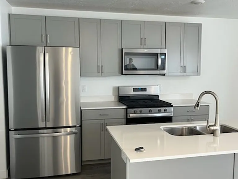 310 W 2050 N — Photo 12
