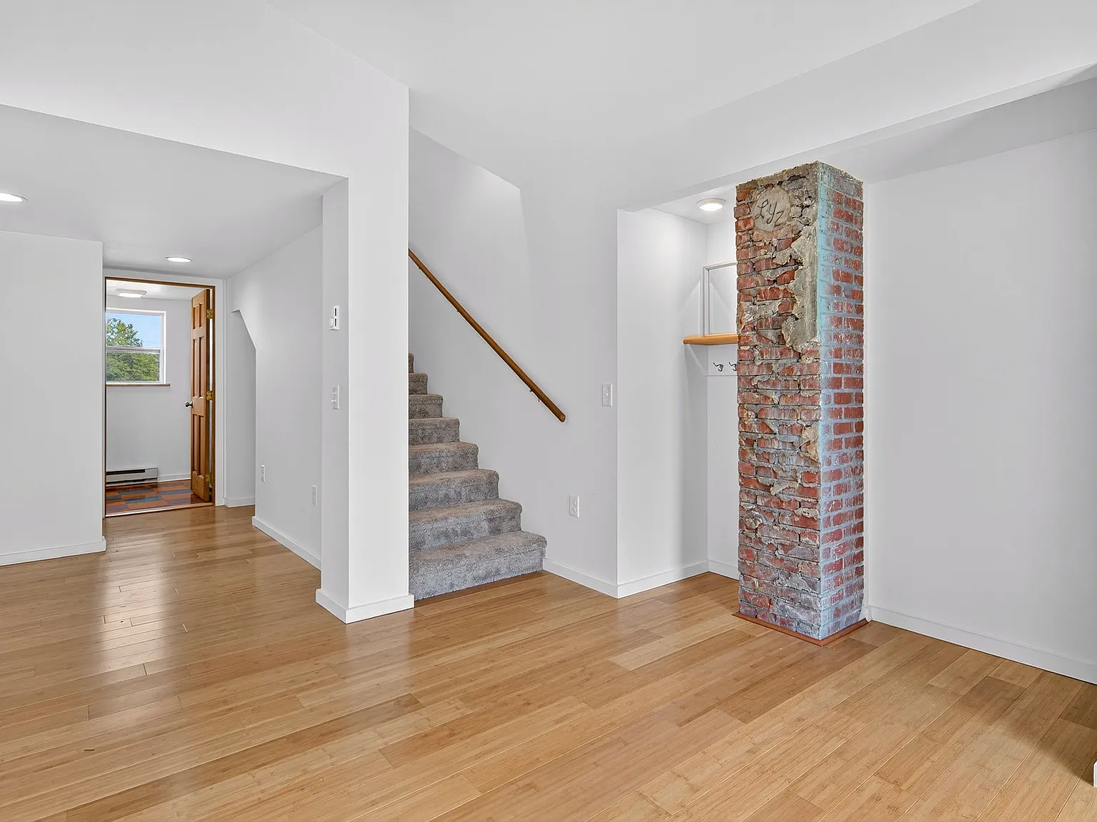 1 bed, 1.5 bath, 1574 sqft, $1,995 — Photo 3
