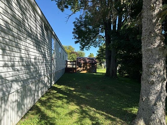 3rd image of 4380 W Seneca Rd