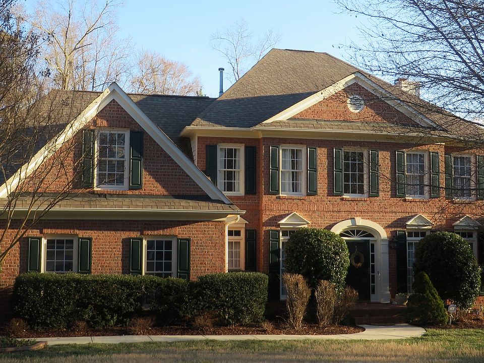 1st image of 102 Woodmark Ct