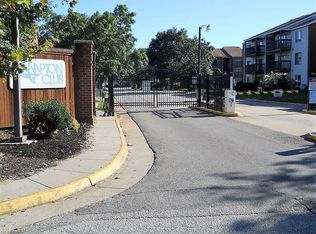 127 Pacific Dr, Hampton, VA 23666