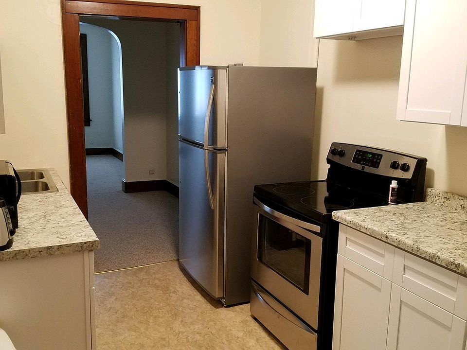 1st image of 405 Ashmun St