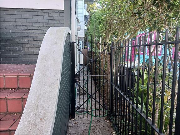 2nd image of 1930 N Rampart St