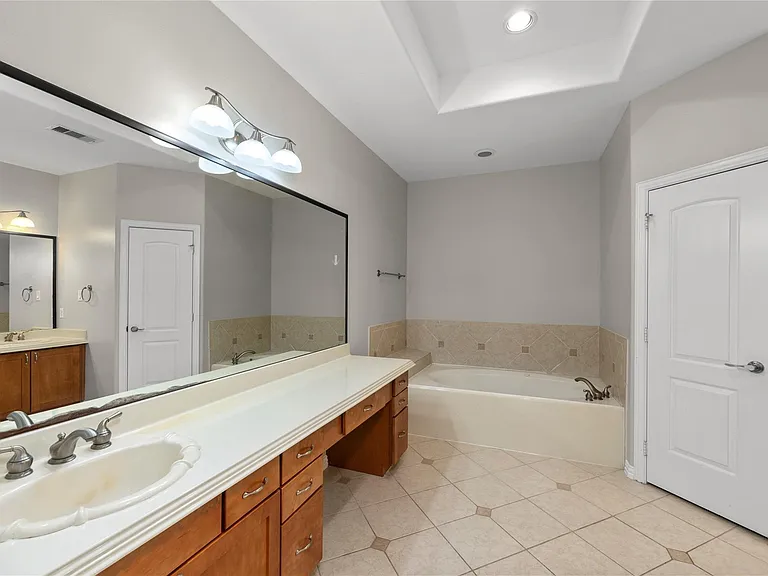 1614 Stuart St — Photo 28