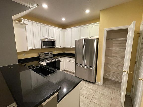 4th image of 6197 Bartram Village Dr
