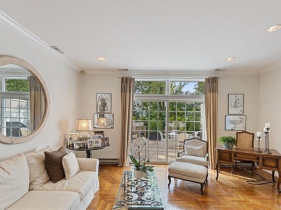 3rd image of 104 Gair St
