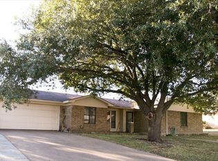216 Laredo Dr, Hewitt, TX 76643