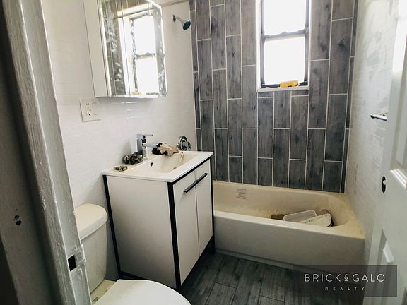 2nd image of 3502 Kings Hwy APT F12