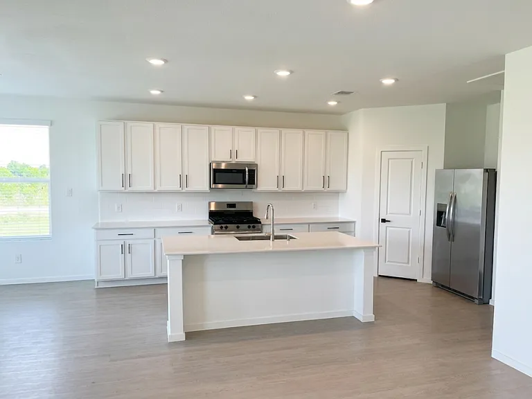 2613 Lago Costa Dr — Photo 4