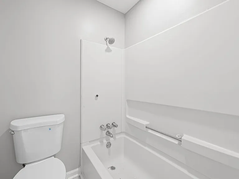 8066 Woodlake Dr — Photo 23