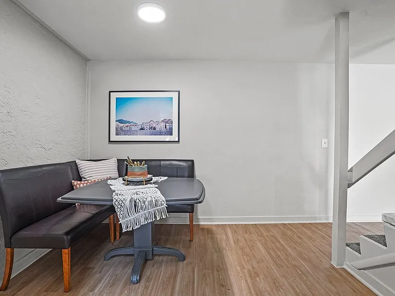 Regency Point Luxury Apartments — Photo 48