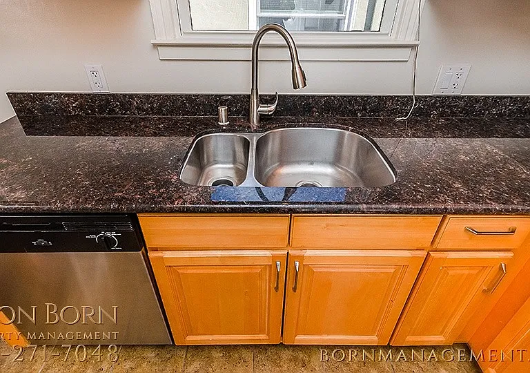 1351 Chestnut St — Photo 19