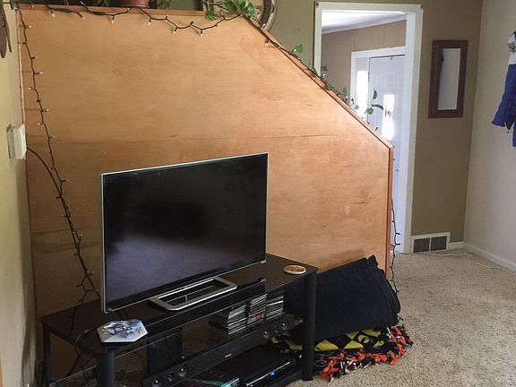 4th image of 2 Cottonwood Ln