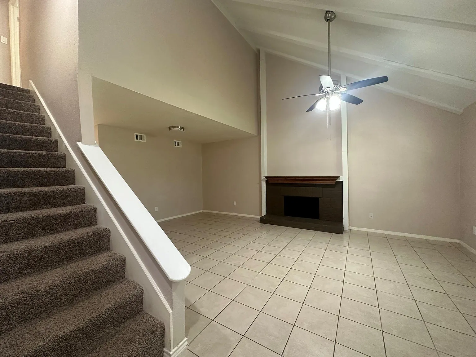 4 bed, 3.0 bath, 1710 sqft, $2,150 — Photo 3