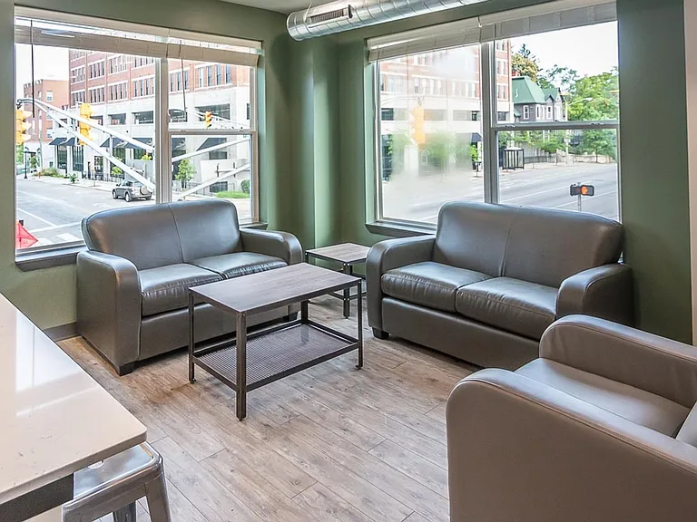 The Bentley Apartments — Photo 141
