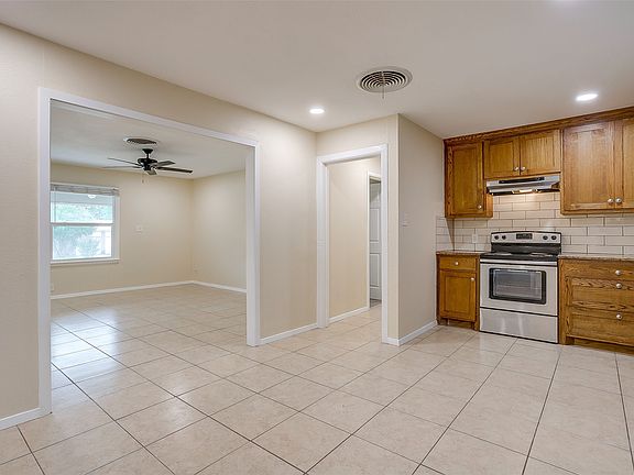 4th image of 1208 Warden St