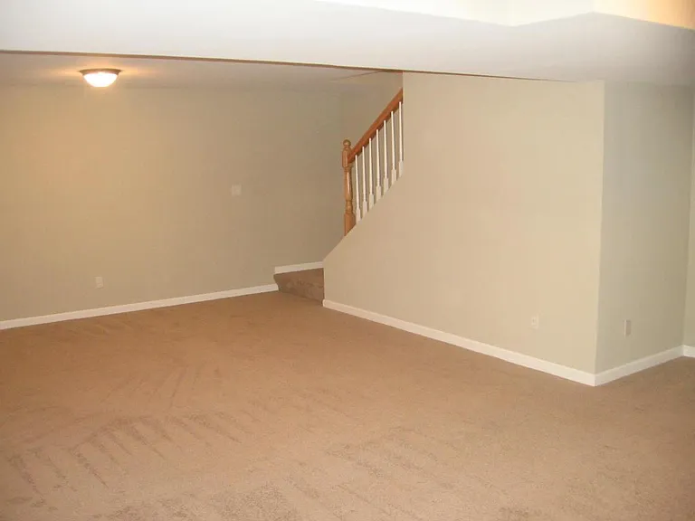 306 Jillian Dr — Photo 17