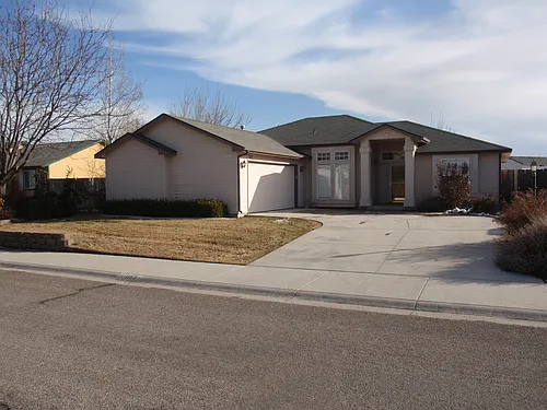 1153 E Stormy Dr Photo 1