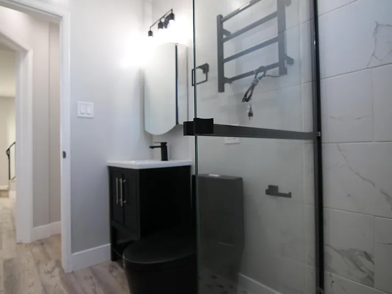 120 Roswell Ave #12 — Photo 15