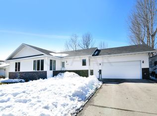 1112 12th Ave SE, East Grand Forks, MN 56721