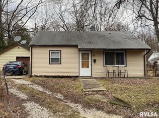 3211 W Proctor Pl, Peoria, IL 61605