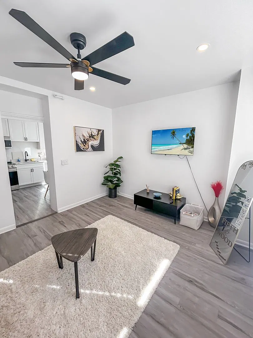 4018 Penn Ave - Lawrenceville — Photo 3