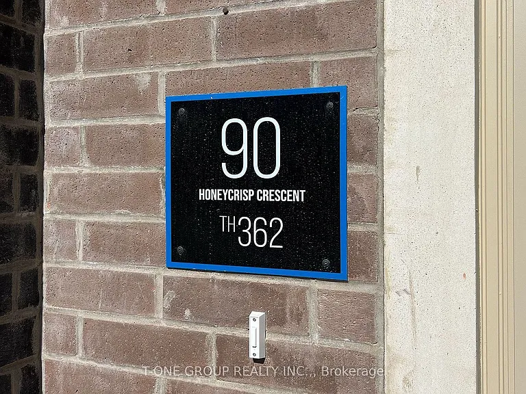 90 Honeycrisp Cres #Townhouse 362 — Photo 3