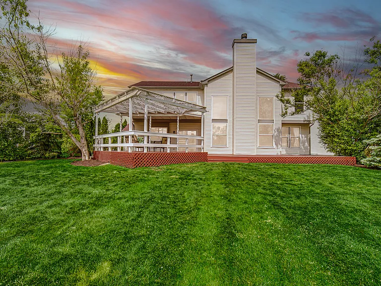 1044 Oakhill Dr — Photo 39
